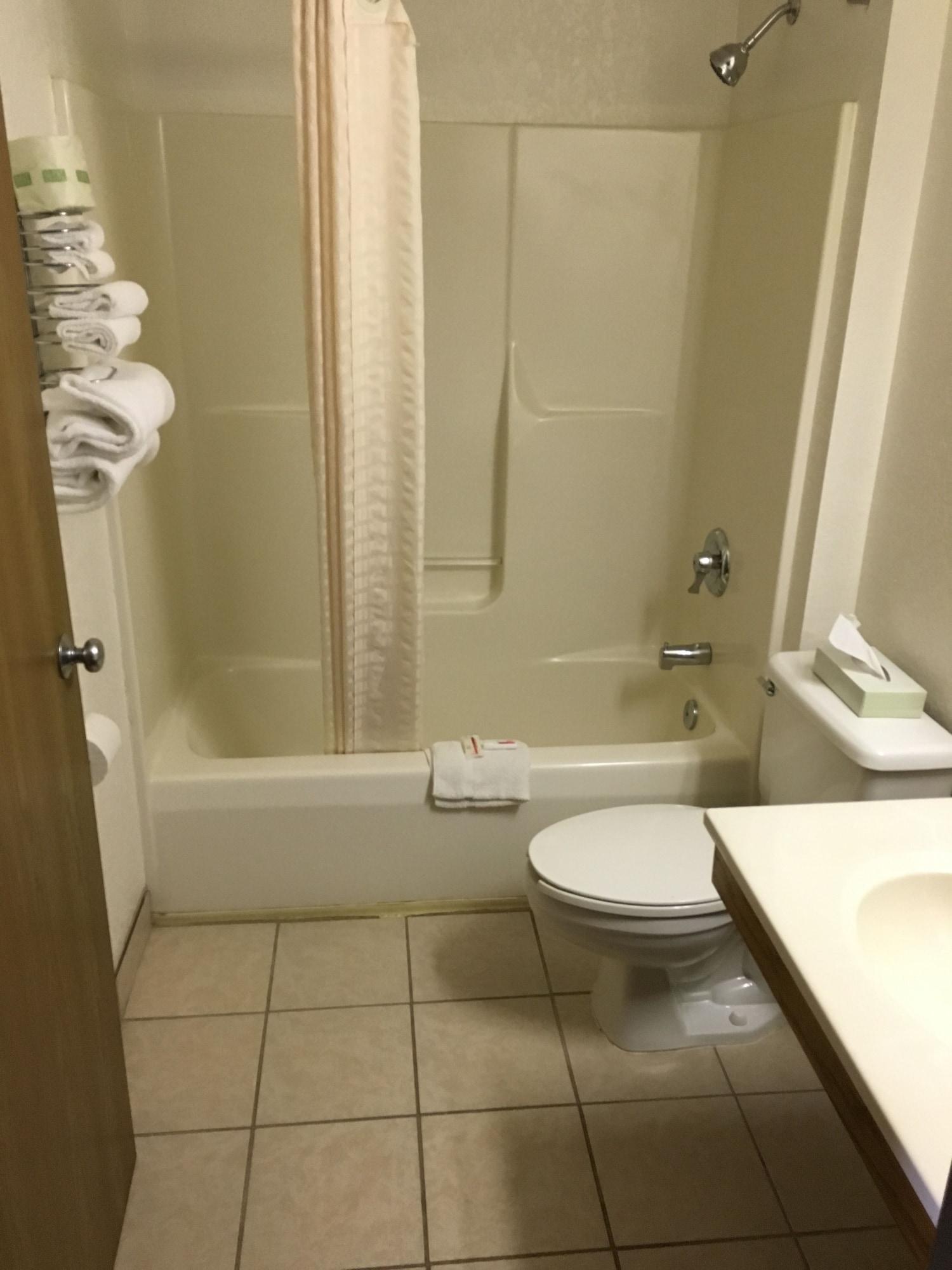 Super 8 By Wyndham Hotel 2*