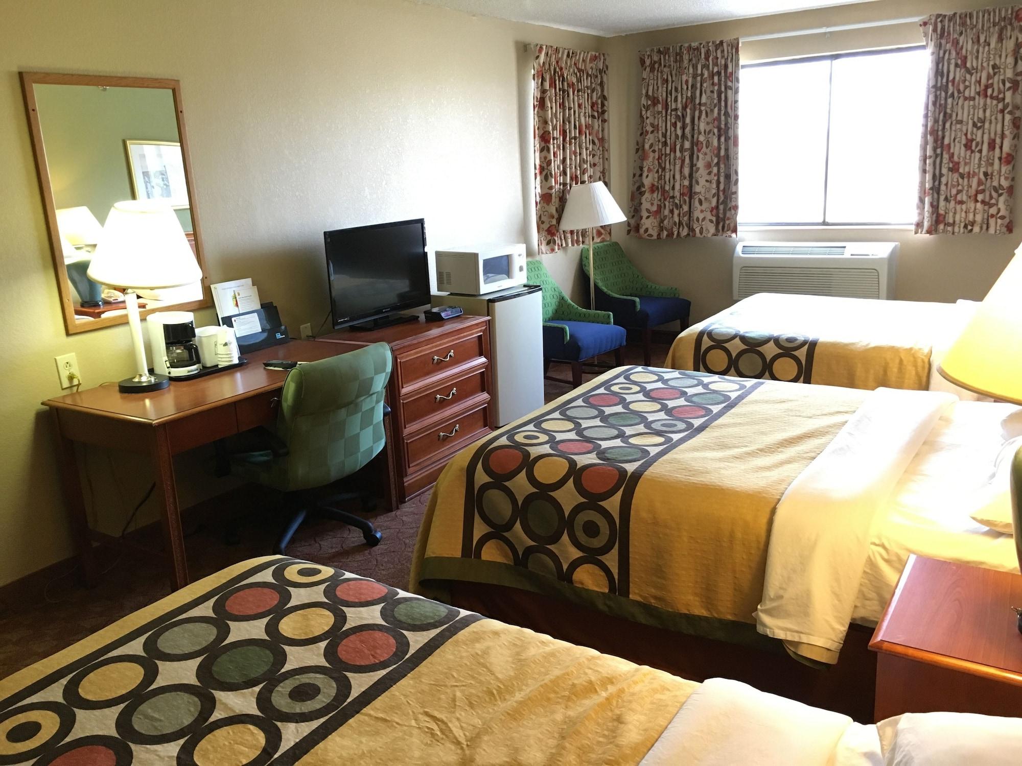 Hotel Super 8 By Wyndham 2*